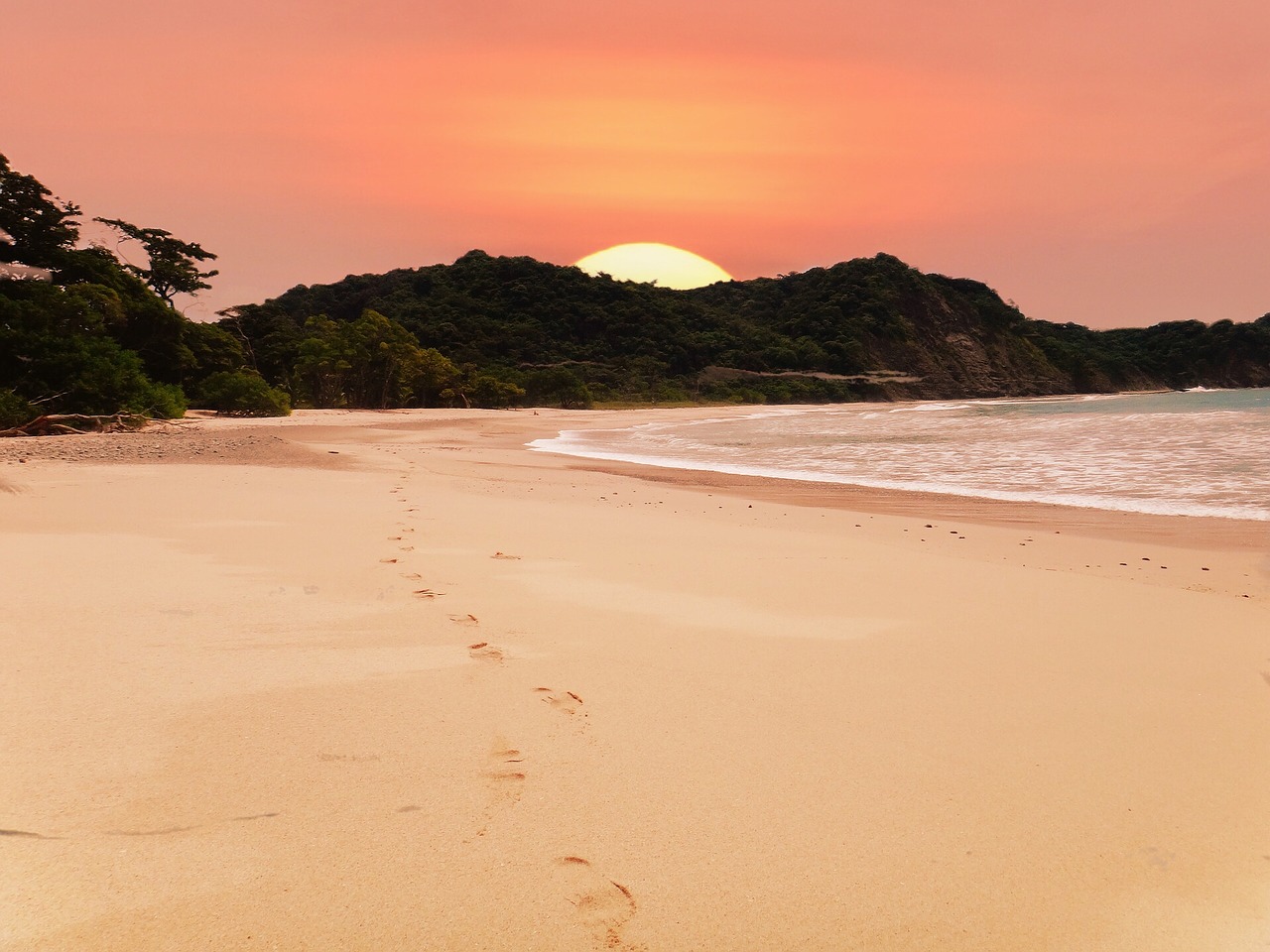 beach-2580656_1280
